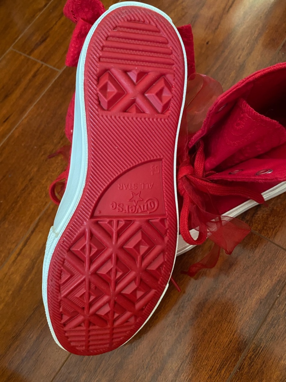 Converse Red High-Top Sneakers with embroidered paisley Lace Bow - Picture 5 of 5